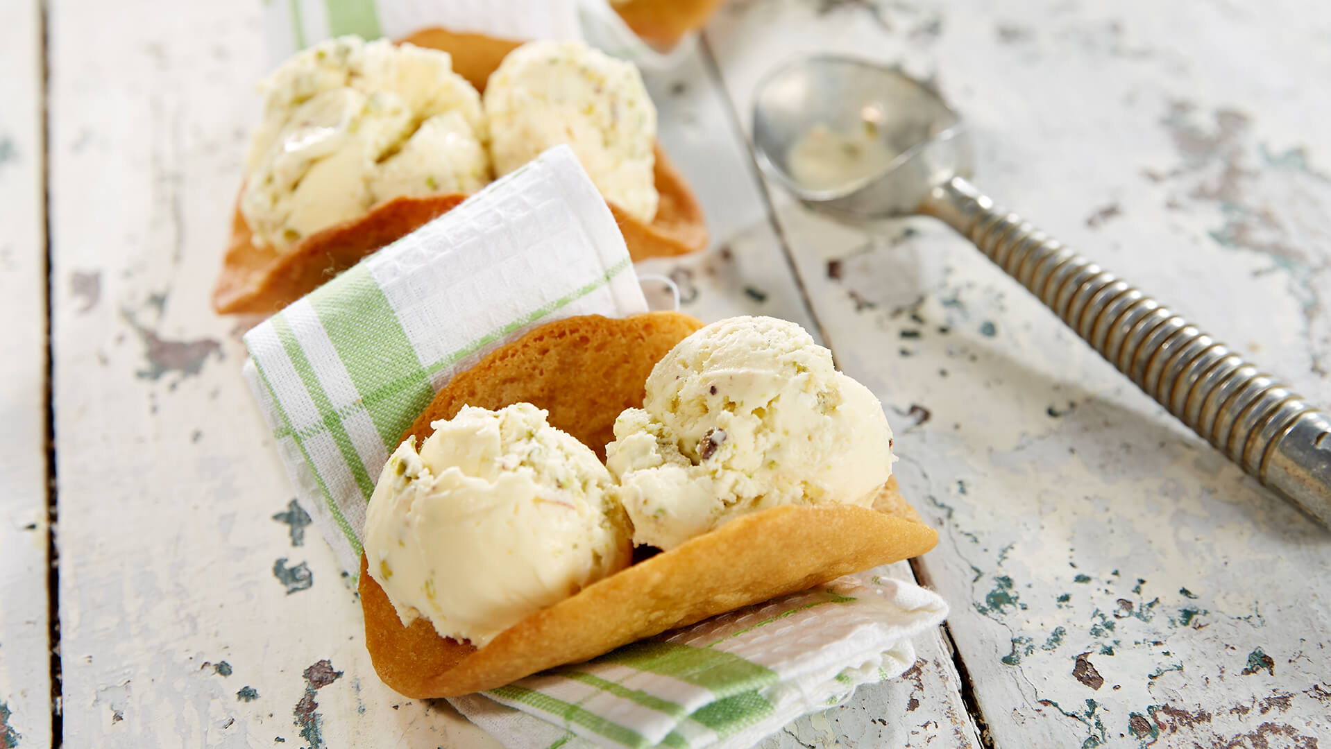 Ice cream tacos & pistachio coconut ice cream | Bulla Foodservice